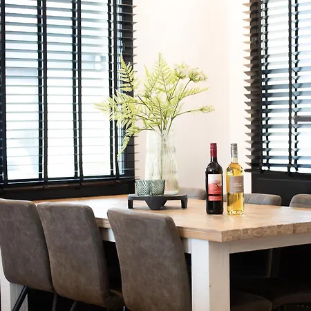 Deluxe Canal-side Stay, Cleaning Included * Zevenhuizen (Zuidplas)