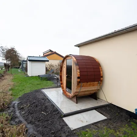 Deluxe Canal-side Stay, Cleaning Included