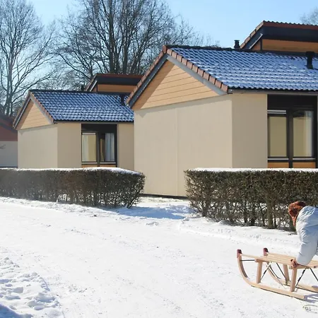 Deluxe Canal-side Stay, Cleaning Included Holiday home