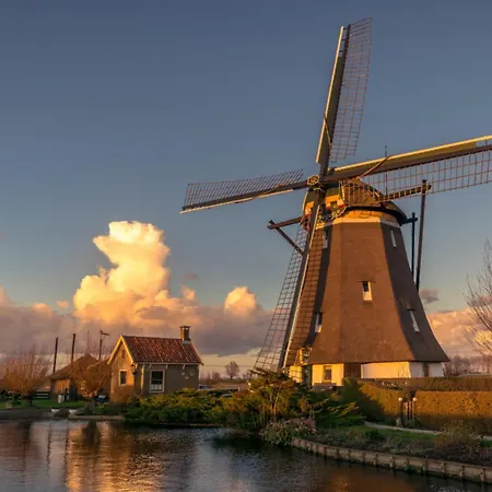 Holiday home Deluxe Canal-side Stay, Cleaning Included Zevenhuizen (Zuidplas)